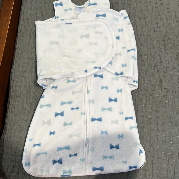 Sell in bundle. 3 pieces. - Picture 2 of 4